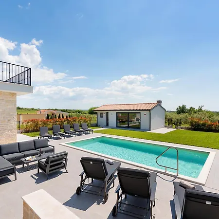 Brtonigla, Luksuzna Kuca Sa Pogledom Na