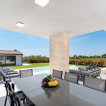 Brtonigla, Luksuzna Kuca Sa Pogledom Na *