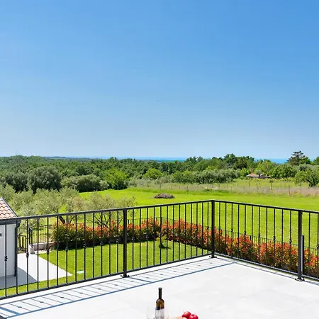 Brtonigla, Luksuzna Kuca Sa Pogledom Na *