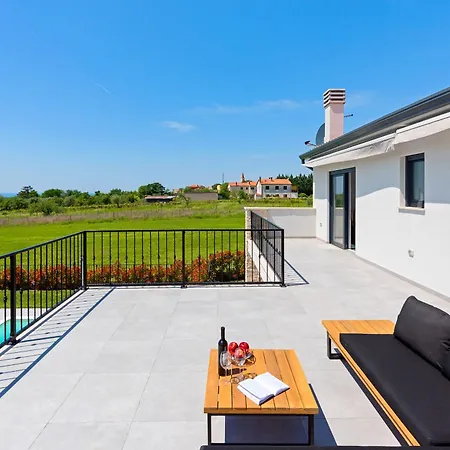 Brtonigla, Luksuzna Kuca Sa Pogledom Na Villa