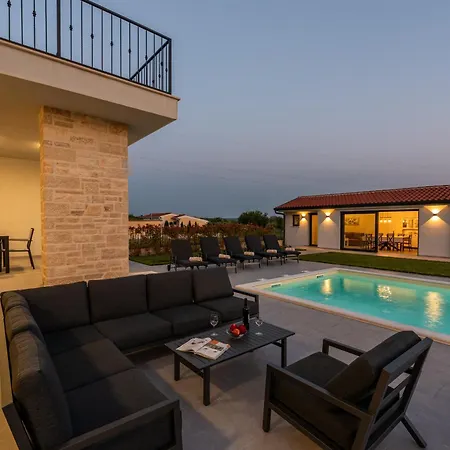 Brtonigla, Luksuzna Kuca Sa Pogledom Na Villa *