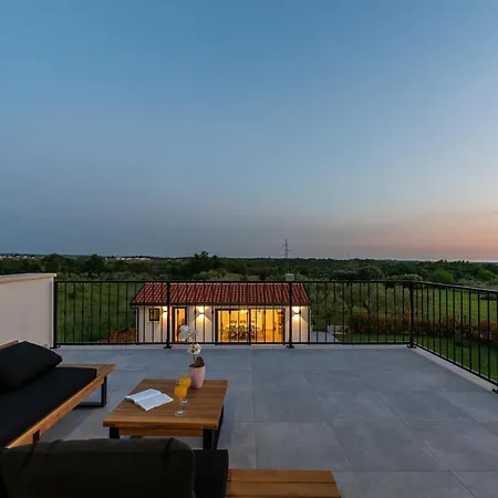 Brtonigla, Luksuzna Kuca Sa Pogledom Na