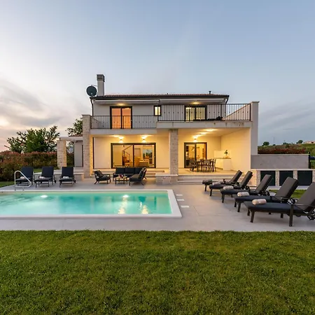 Brtonigla, Luksuzna Kuca Sa Pogledom Na