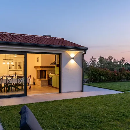 Brtonigla, Luksuzna Kuca Sa Pogledom Na Villa *