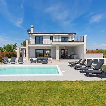 Brtonigla, Luksuzna Kuca Sa Pogledom Na *